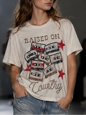 Originality Raised on Country Cassette Graphic T-Shirt Size L NWT